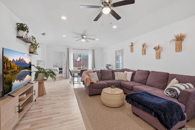 2829 Wyoming, San Antonio, TX 78203