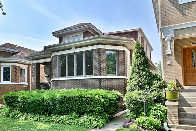 7851 W Cressett Drive, Elmwood Park, IL 60707