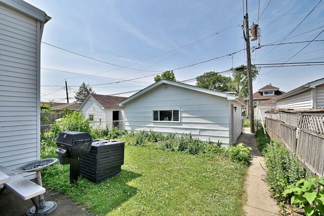 7851 W Cressett Drive, Elmwood Park, IL 60707