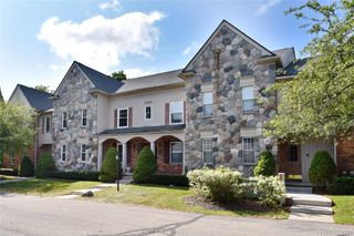 1635 Huntington Park A, Rochester Hills, MI 48309