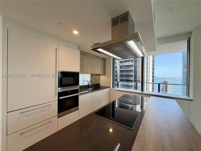 1000 Brickell Plz 4301, Miami, FL 33131