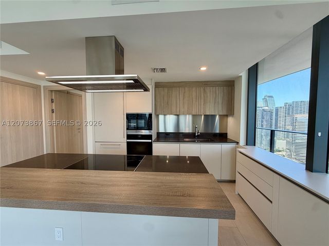 1000 Brickell Plz 4301, Miami, FL 33131