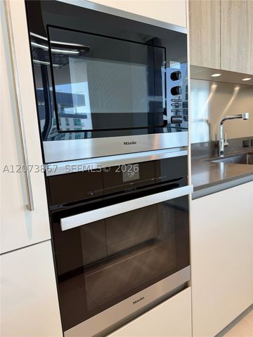 1000 Brickell Plz 4301, Miami, FL 33131