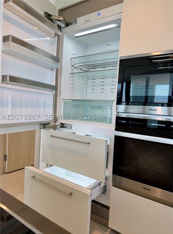 1000 Brickell Plz 4301, Miami, FL 33131