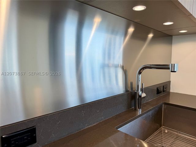 1000 Brickell Plz 4301, Miami, FL 33131