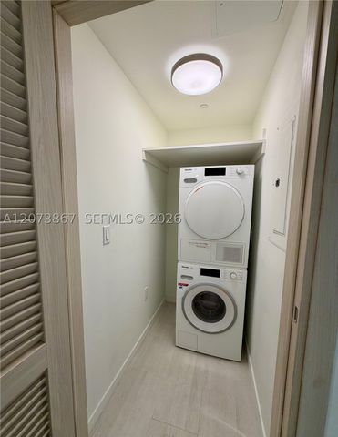 1000 Brickell Plz 4301, Miami, FL 33131