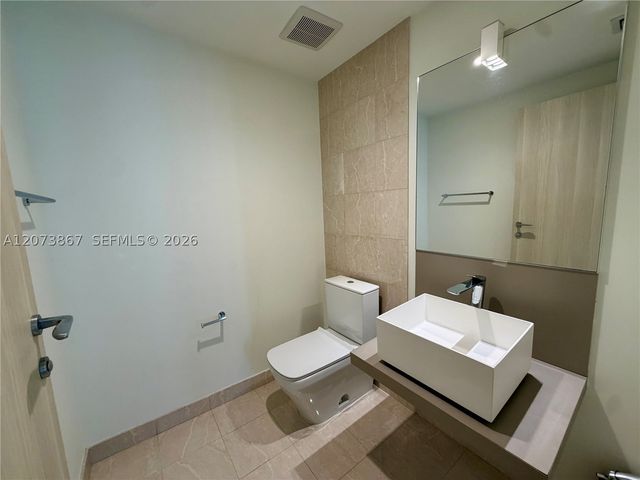 1000 Brickell Plz 4301, Miami, FL 33131