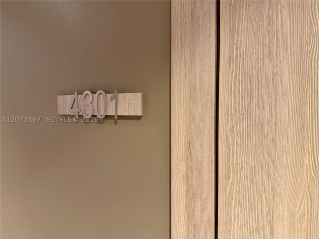 1000 Brickell Plz 4301, Miami, FL 33131