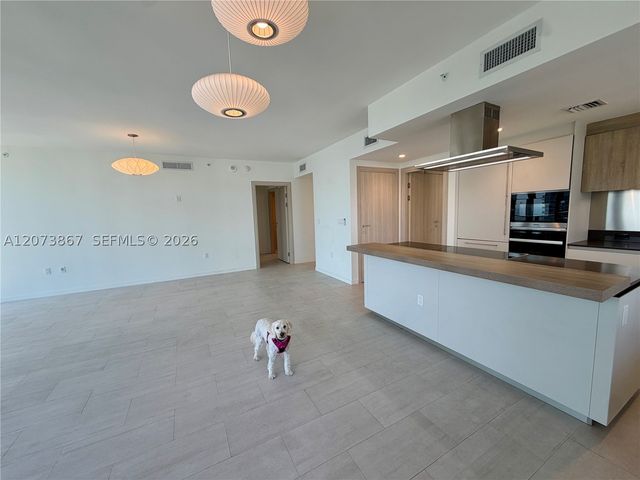 1000 Brickell Plz 4301, Miami, FL 33131