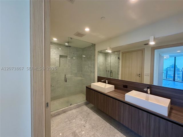 1000 Brickell Plz 4301, Miami, FL 33131