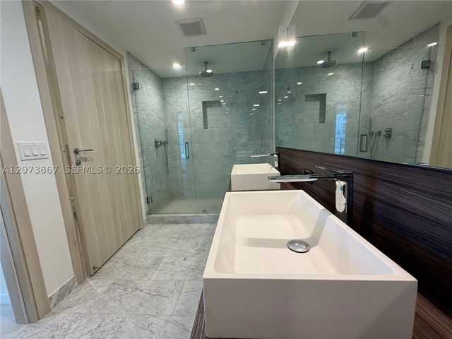 1000 Brickell Plz 4301, Miami, FL 33131
