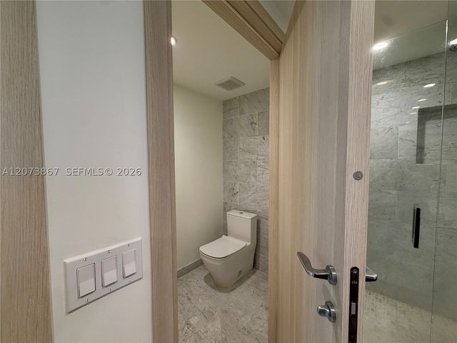 1000 Brickell Plz 4301, Miami, FL 33131