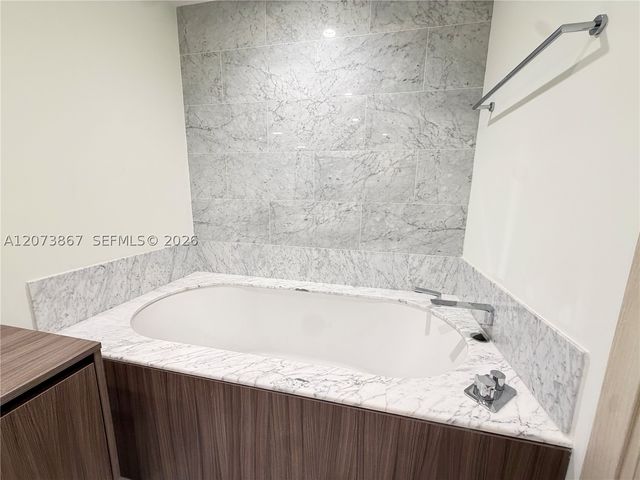 1000 Brickell Plz 4301, Miami, FL 33131