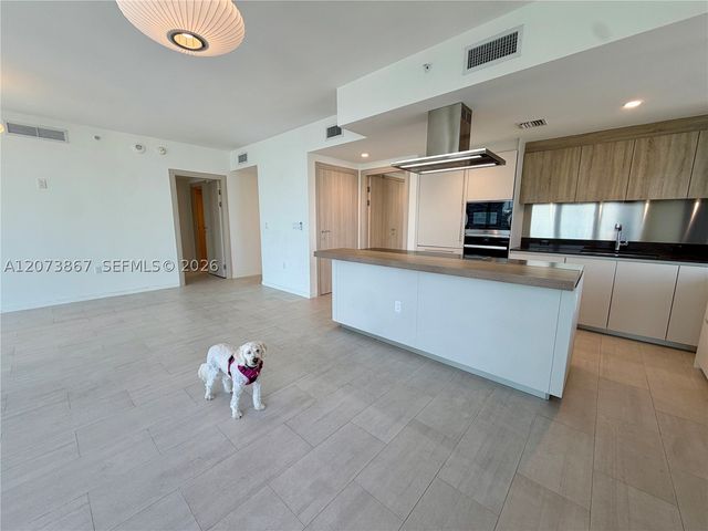 1000 Brickell Plz 4301, Miami, FL 33131