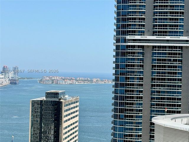 1000 Brickell Plz 4301, Miami, FL 33131
