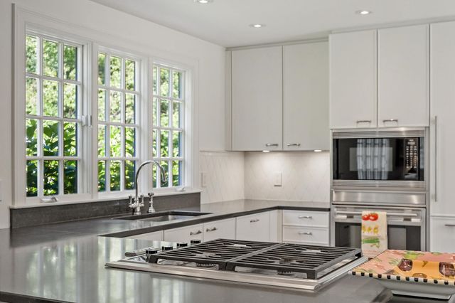 1319 Monument Street, Concord, MA 01742