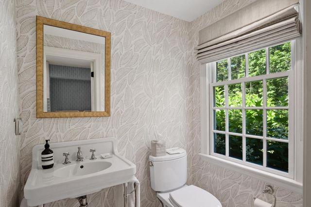 1319 Monument Street, Concord, MA 01742