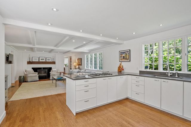 1319 Monument Street, Concord, MA 01742