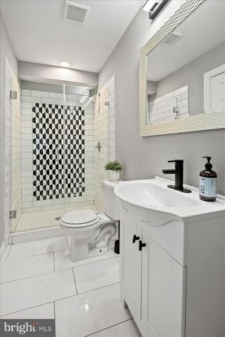 111 SUNNYSIDE RD, Silver Spring, MD 20910