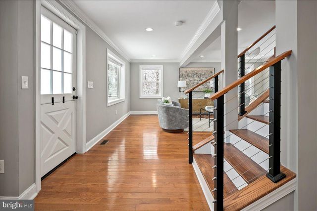 111 SUNNYSIDE RD, Silver Spring, MD 20910