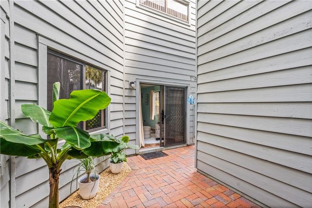 2150 Pine Creek Boulevard 105, Vero Beach, FL 32966