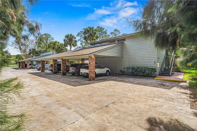 2150 Pine Creek Boulevard 105, Vero Beach, FL 32966