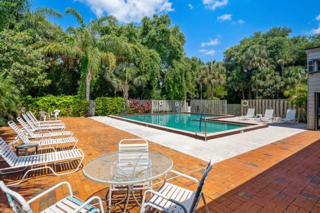 2150 Pine Creek Boulevard 105, Vero Beach, FL 32966