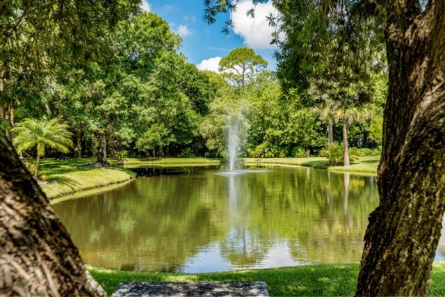 2150 Pine Creek Boulevard 105, Vero Beach, FL 32966