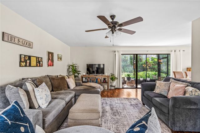 2150 Pine Creek Boulevard 105, Vero Beach, FL 32966