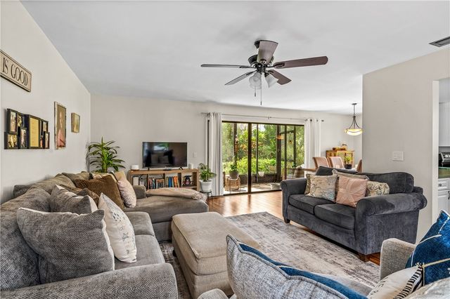 2150 Pine Creek Boulevard 105, Vero Beach, FL 32966