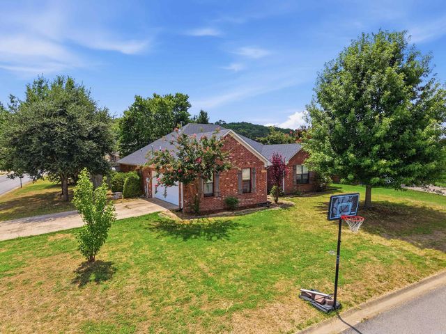 2505 Gladiola, Conway, AR 72034