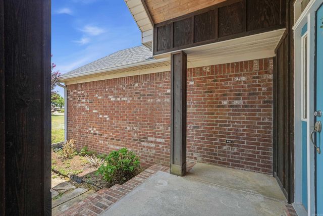 2505 Gladiola, Conway, AR 72034