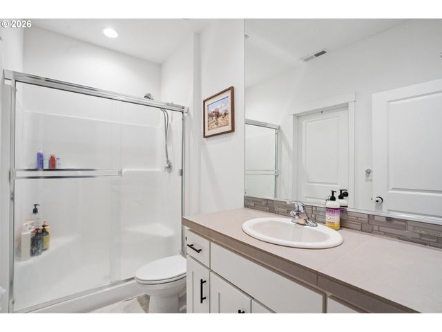 812 Ne Trillium Dr, Estacada, OR 97023
