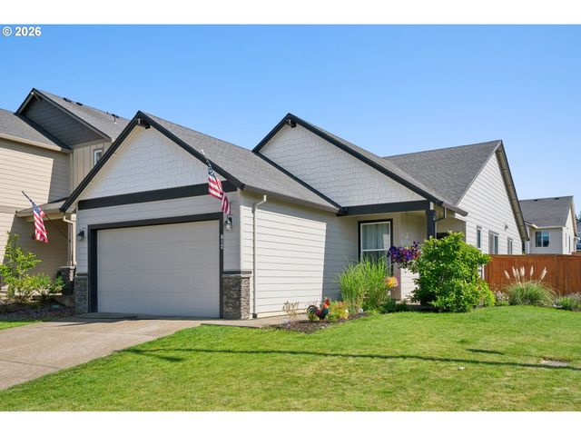 812 Ne Trillium Dr, Estacada, OR 97023