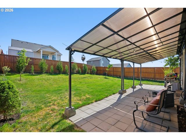 812 Ne Trillium Dr, Estacada, OR 97023