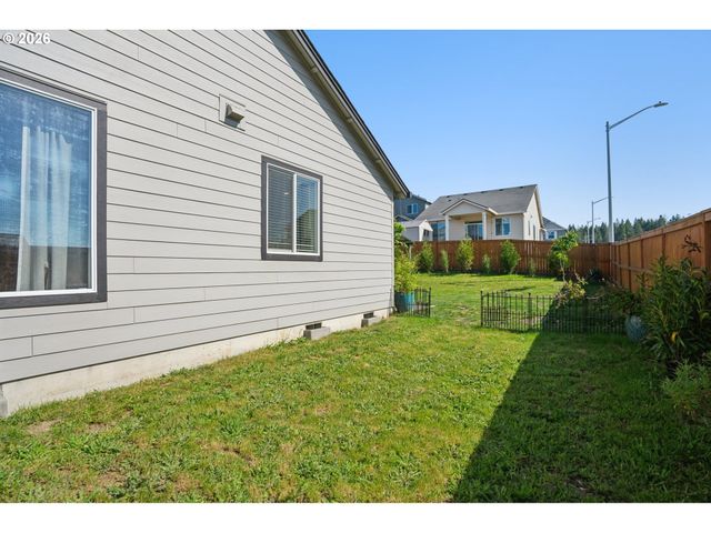 812 Ne Trillium Dr, Estacada, OR 97023
