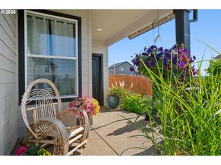 812 Ne Trillium Dr, Estacada, OR 97023
