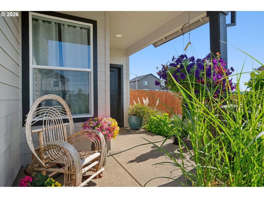 812 Ne Trillium Dr, Estacada, OR 97023