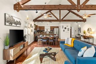 435 Hays ST, Dripping Springs, TX 78620