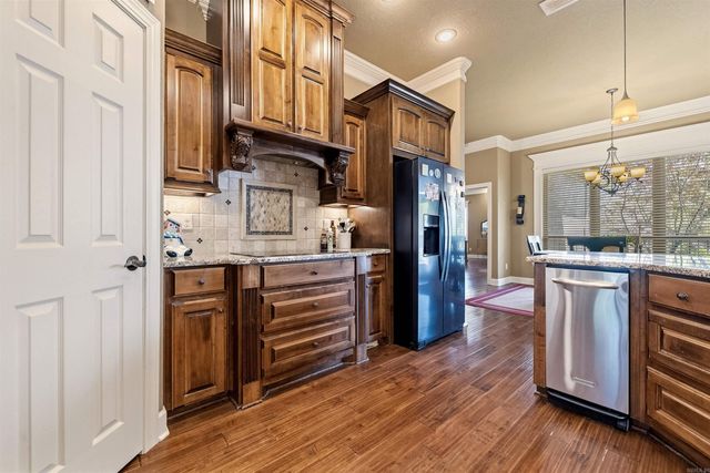 2724 Whitewood Drive, Sherwood, AR 72120