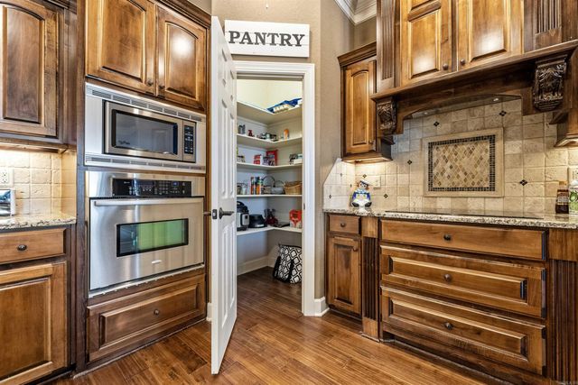 2724 Whitewood Drive, Sherwood, AR 72120