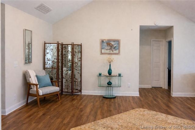606 Kingsbury Court, Jeffersonville, IN 47129