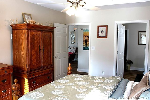 606 Kingsbury Court, Jeffersonville, IN 47129