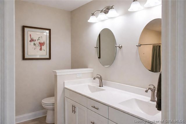 606 Kingsbury Court, Jeffersonville, IN 47129