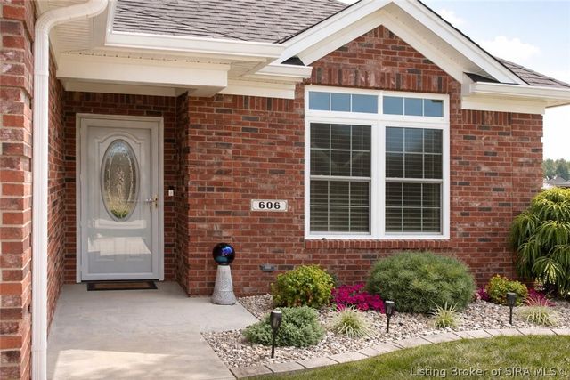 606 Kingsbury Court, Jeffersonville, IN 47129