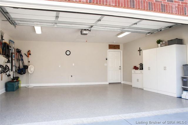 606 Kingsbury Court, Jeffersonville, IN 47129