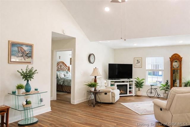 606 Kingsbury Court, Jeffersonville, IN 47129
