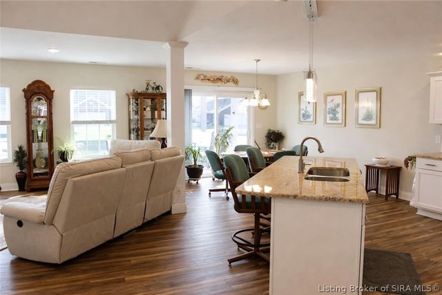 606 Kingsbury Court, Jeffersonville, IN 47129