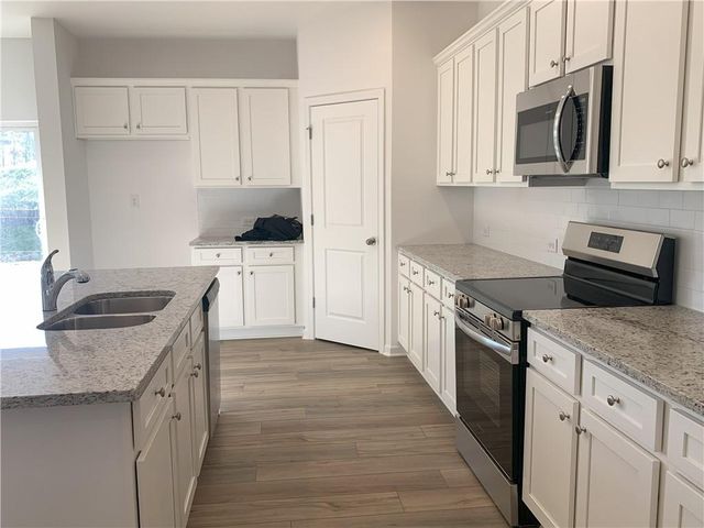 921 Summer Rain Way, Acworth, GA 30102