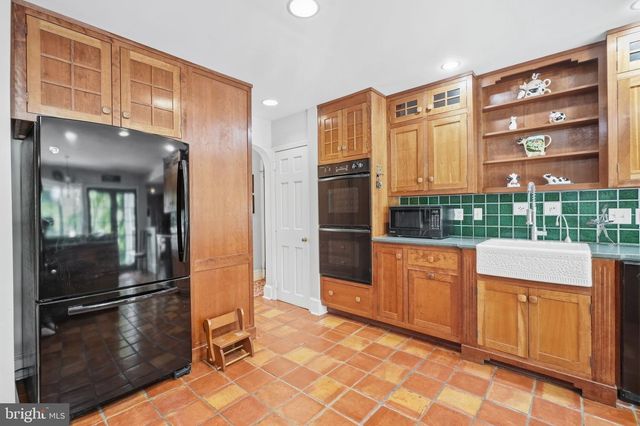 1204 EVERGREEN RD, Yardley, PA 19067